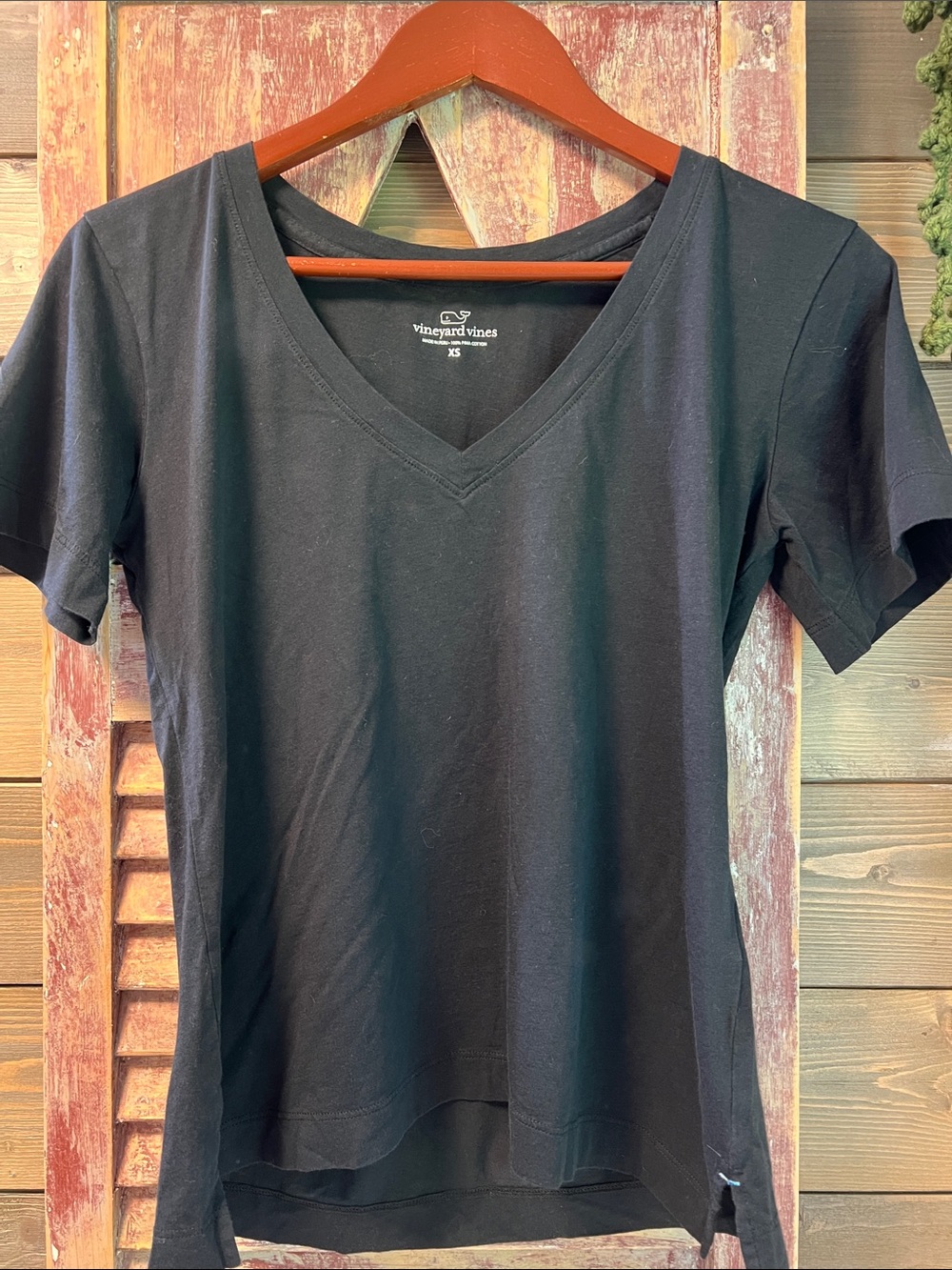 Vineyard Vines Black V-Neck Short Sleeve Tee